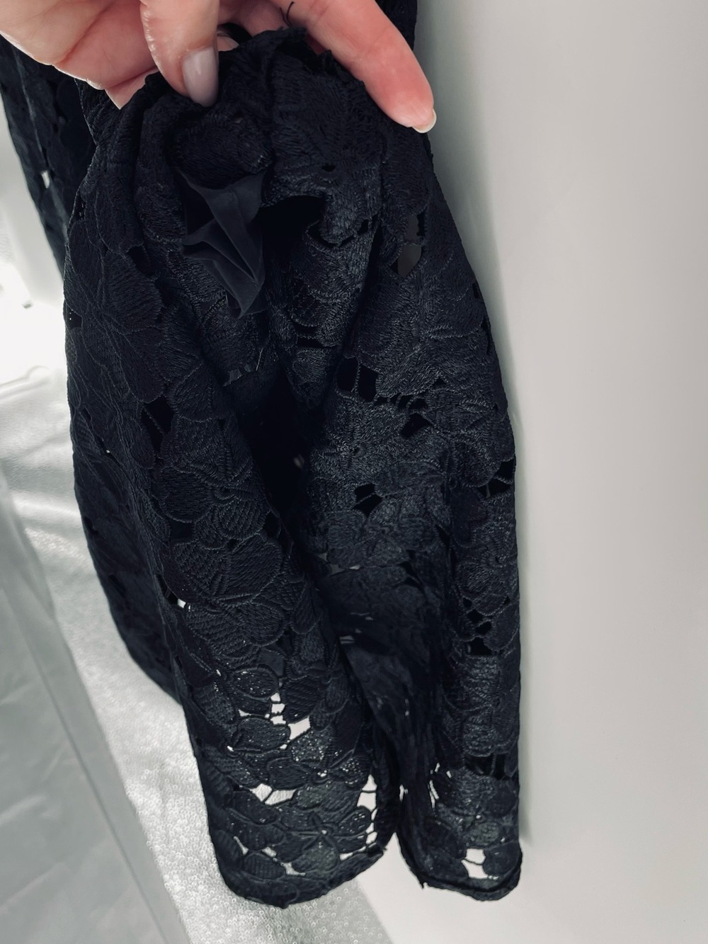NWT Tuckernuck Jamie Eyelet Midi Dress Black Floral Lace V-Neck Size Small - Picture 8 of 10